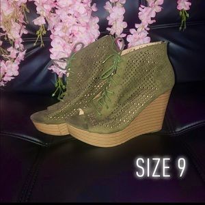 Size 9 Cork Green Lace Up Wedge Heels